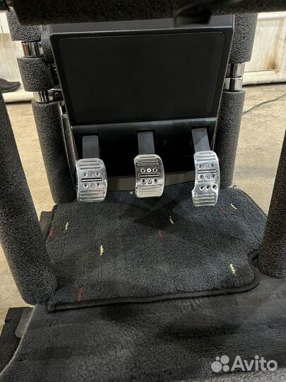 Кокпит для симрейсинга