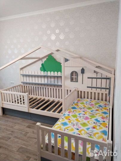 Детская кровать угловая из массива