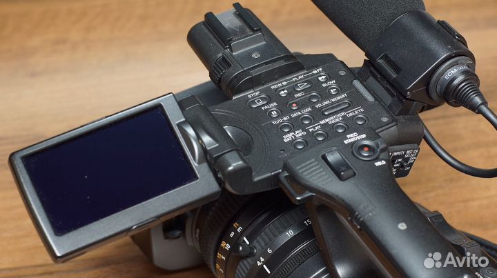 Камкордер Sony HVR-Z7e