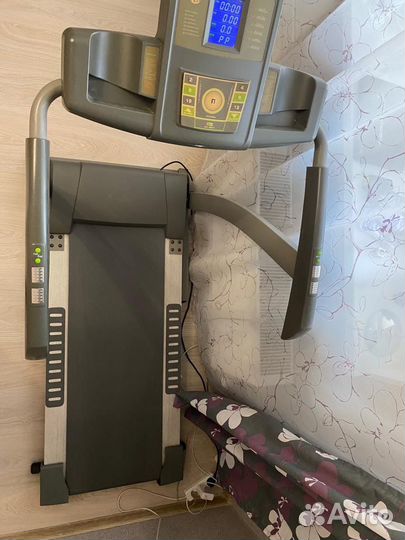 Беговая дорожка housefit