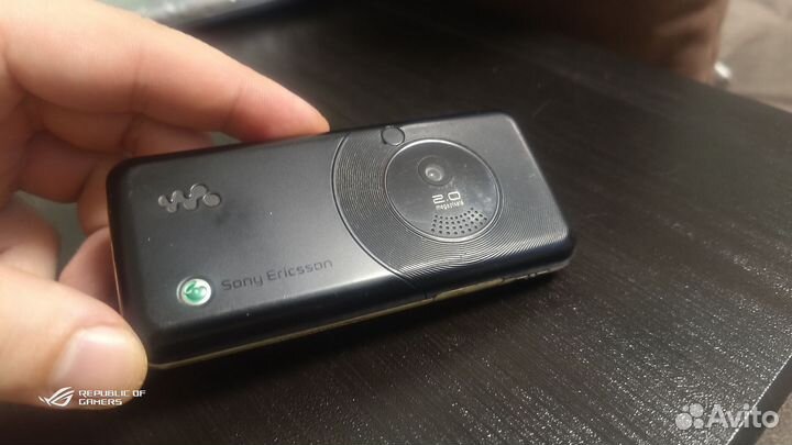 Sony Ericsson W660i