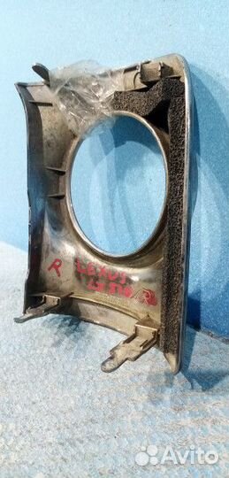 Рамка противотуманной фары правой Lexus LX 3