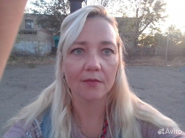 Оператором и консультантом
