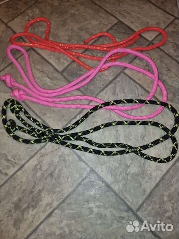 Гимнастическая скакалка