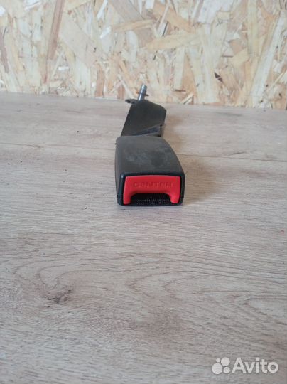 Ответная часть ремня безопасности Nissan Juke F15