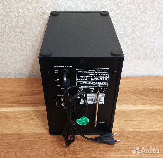 Музыкальный центр Hyundai H-HA240