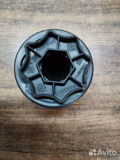 Крепление запасного колеса Рено Сандеро 2