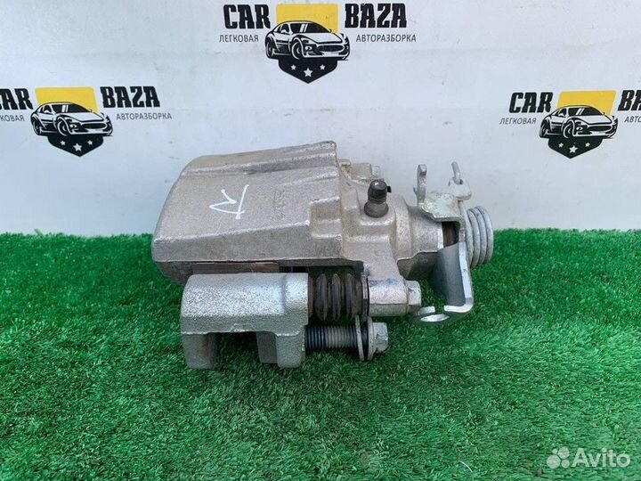 Суппорт задний правый R Ford Mustang