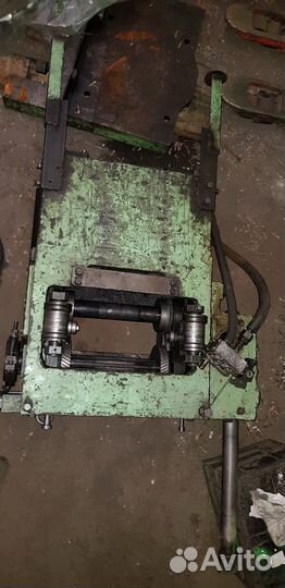 Подающие устройства к прессам