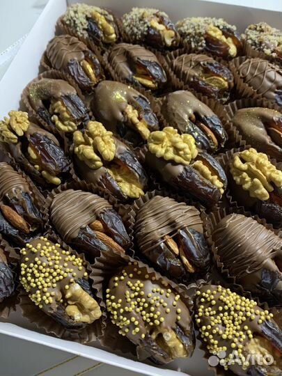 Финики в шоколаде