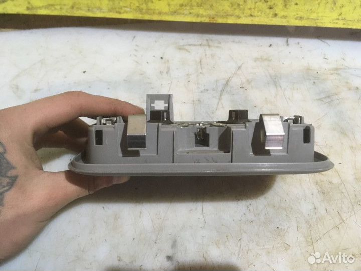 Плафон салонный Toyota Yaris