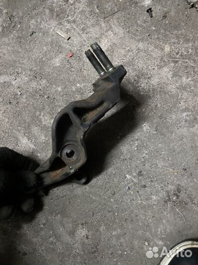 Крепление двигателя mazda 323 f BA