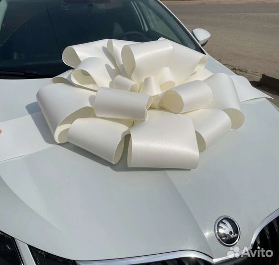 Большой бант на машину