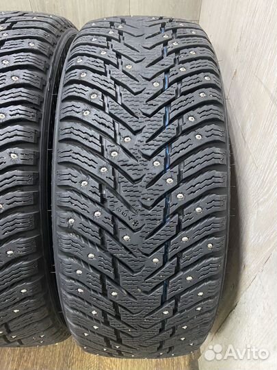 Nokian Tyres Hakkapeliitta 8 215/55 R17