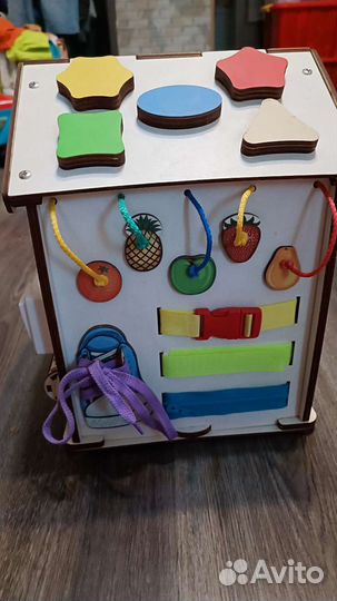 Бизиборд домик