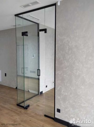 Стеклянные душевые перегородки