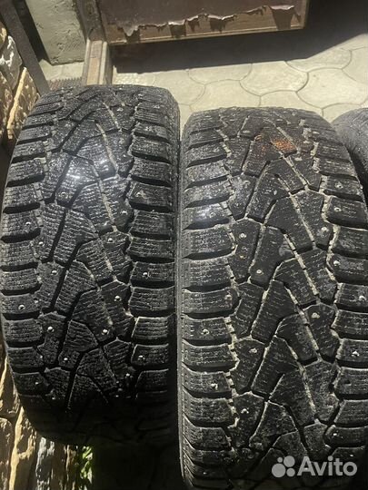Pirelli Ice Zero 215/50 R17