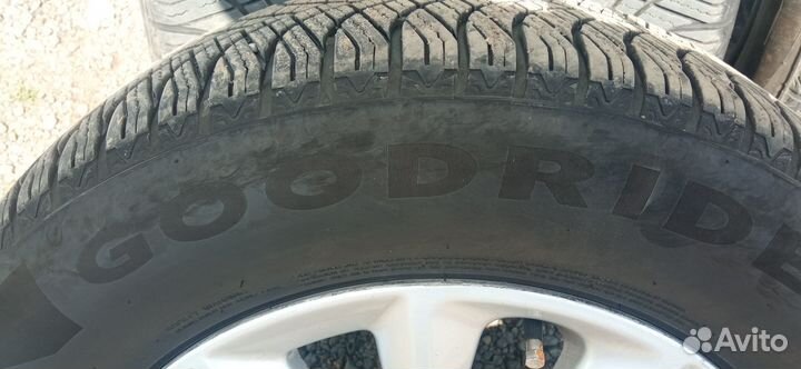 Goodride Z-401 All Season Elite 215/65 R16