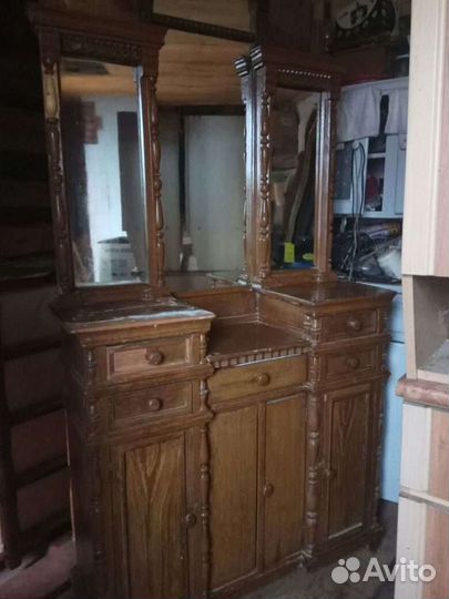 Старинное трюмо