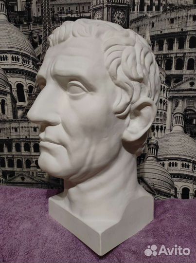 Гипсовая голова Августа