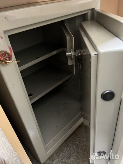 Шкаф металлический сейф