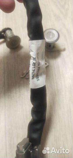 Замок зажигания и две личинки замков