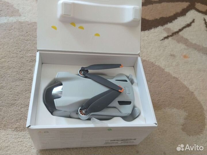 Дрон квадрокоптер