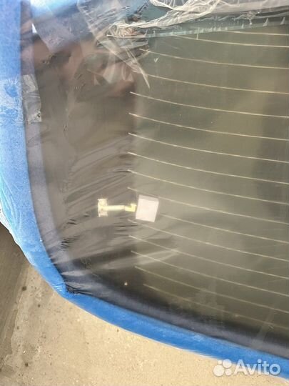 Заднее стекло porsche Cayenne 3E