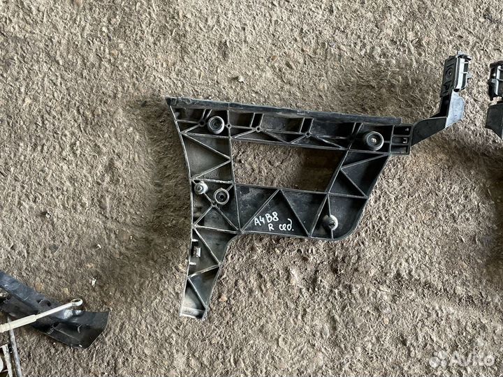 Кронштейн Audi A4 (B8) 2007-2011 задние обе