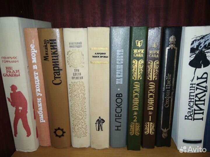 Книги классика (поэзия,повести,романы), детективы