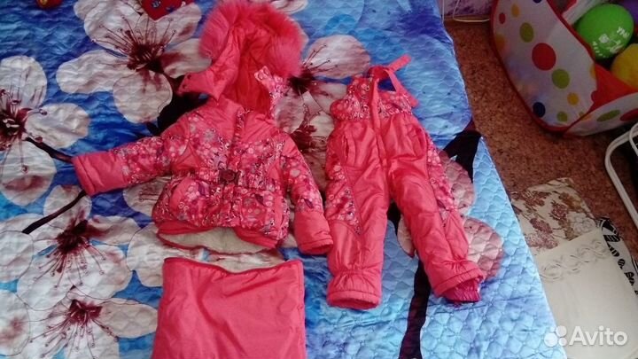 Продам зимний комбинезон для девочки