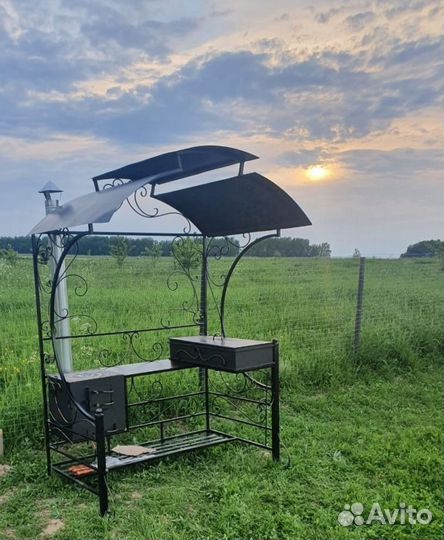 Мангал с крышей