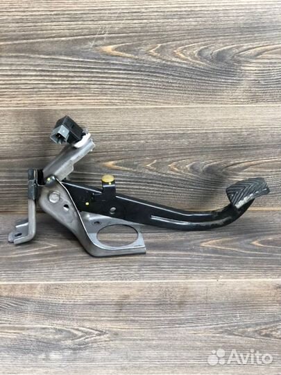 Педаль тормоза Kia Rio 3 1.4 2012