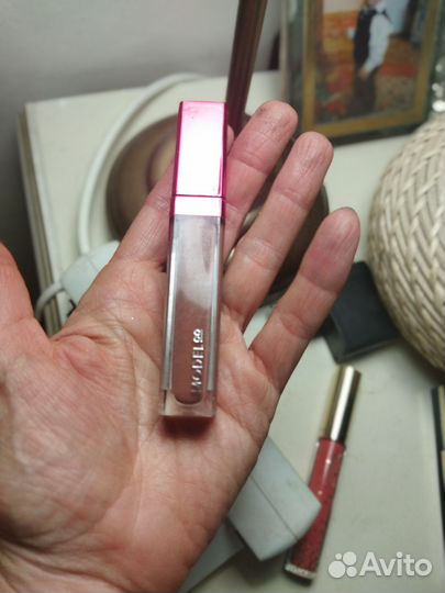 Помада с фонариком ModelCo