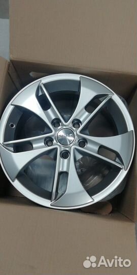 Диск Скад 6.5х16 5х114,3 ET50 d 66.1 Венеция Selen