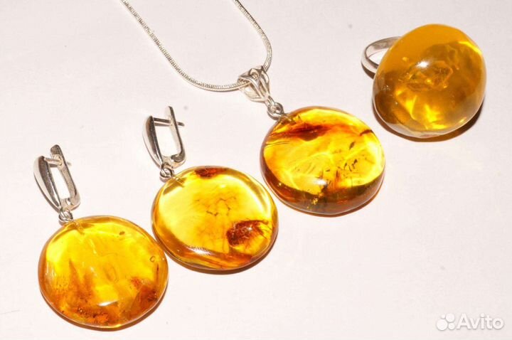 Комплект, кулон, кольцо и серьги из янтаря