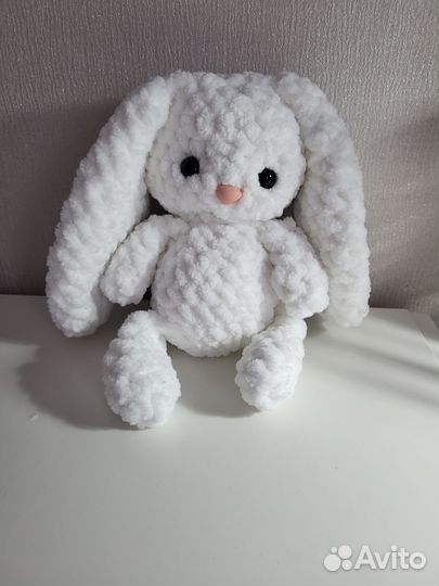 Вязаный заяц
