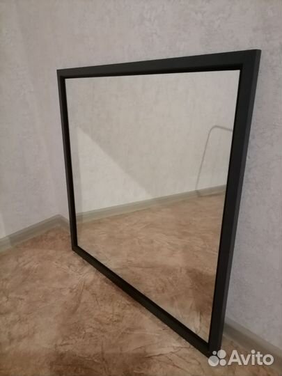 Зеркало настенное в раме