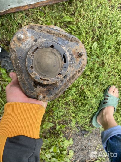 Стойки на тайота виш