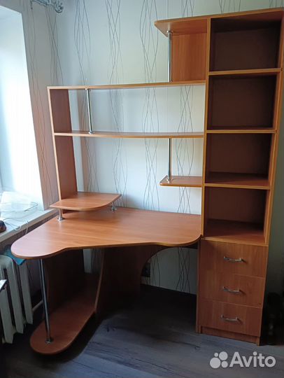 Компьютерный стол