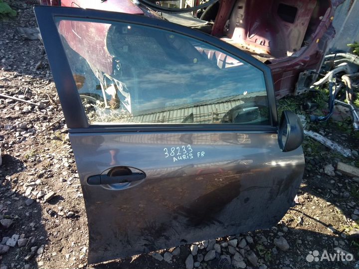 Дверь Toyota Auris 1c0 серая