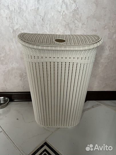 Корзина IKEA для белья из ротанга