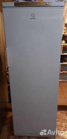 Продам морозильную камеру