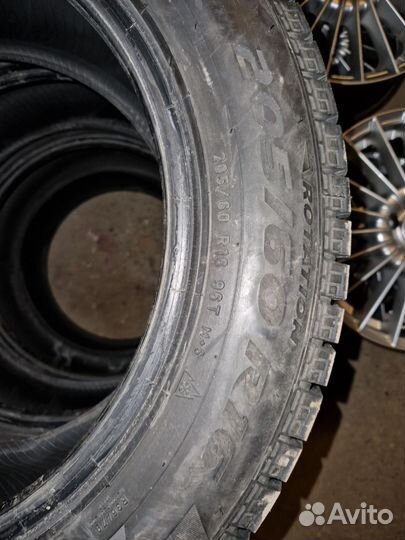 Pirelli Formula Ice FR 205/60 R16 96T