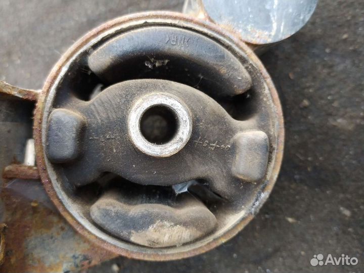 Подушки двигателя hyundai accent 2004 года