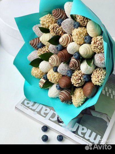 Съедобные букеты из клубники