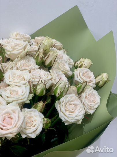 Букет кустовых роз L