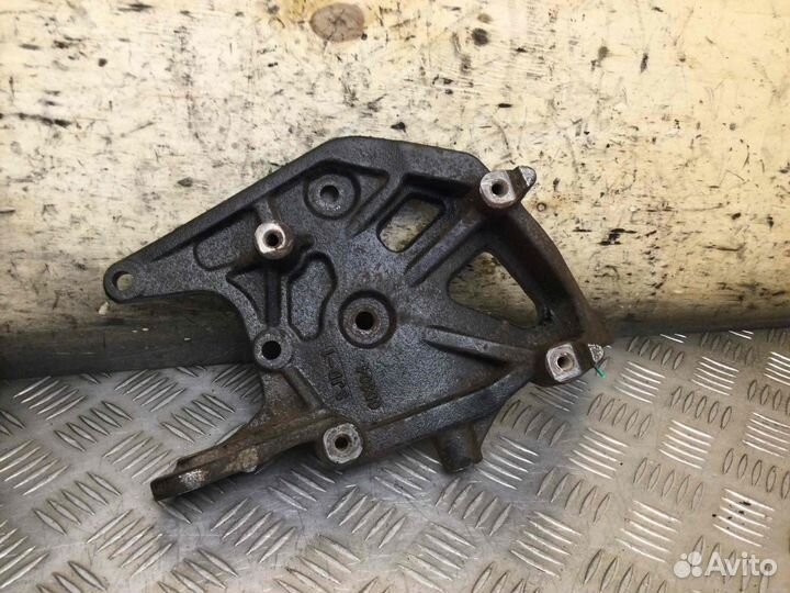 Кронштейн двигателя Chrysler PTCruiser Edz