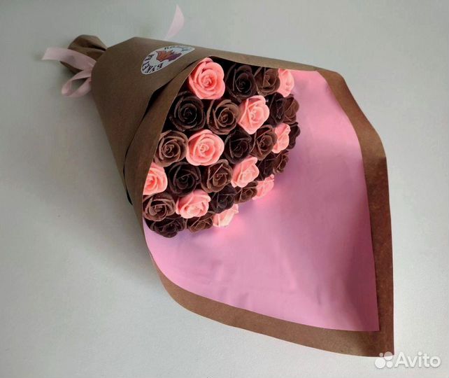 Букет - 29 Роз из Трёх Видов Шоколада