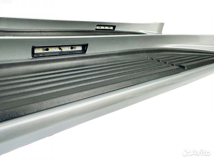 Подножки Toyota Land Cruiser 100 с подсветкой S905